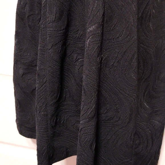 Robbie Bee Signature Black Dress - Picture 3 of 16